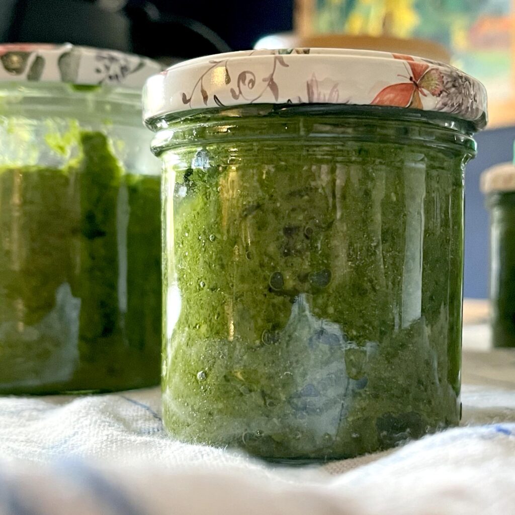 Bärlauchpesto haltbar machen - so einfach geht's